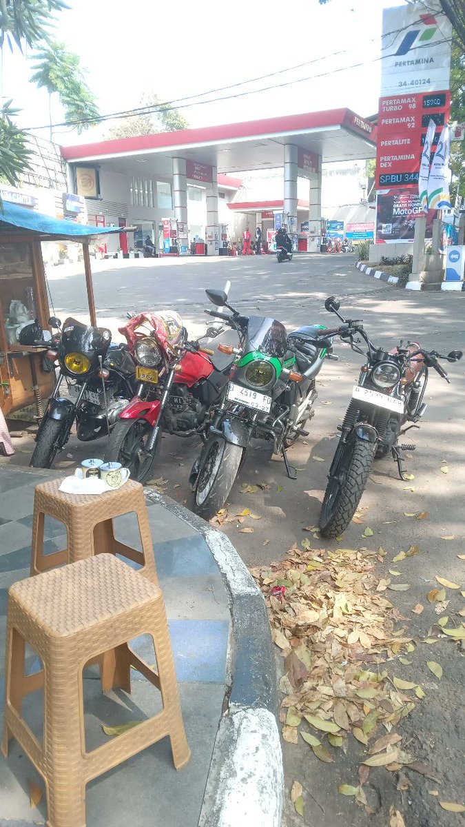 CrowMunnity's tweet photo. Sunday Morning Ride
(17-09-2023)
#Riders
#japanesemotorcycle
#kyushakai
#japstyle
#motorcycle https://t.co/U8z3WfxRhV