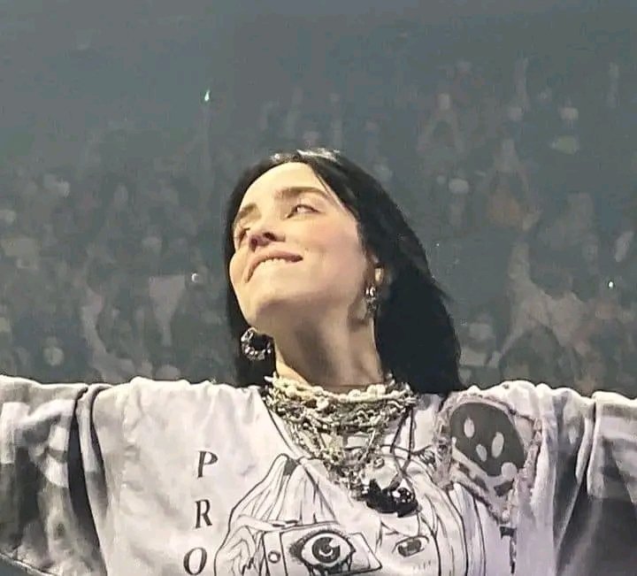 yoongilishhh's tweet photo. replacing this pin when billie returns to ph <33 https://t.co/hesYUru2aW