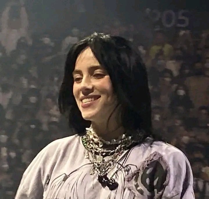 yoongilishhh's tweet photo. replacing this pin when billie returns to ph <33 https://t.co/hesYUru2aW