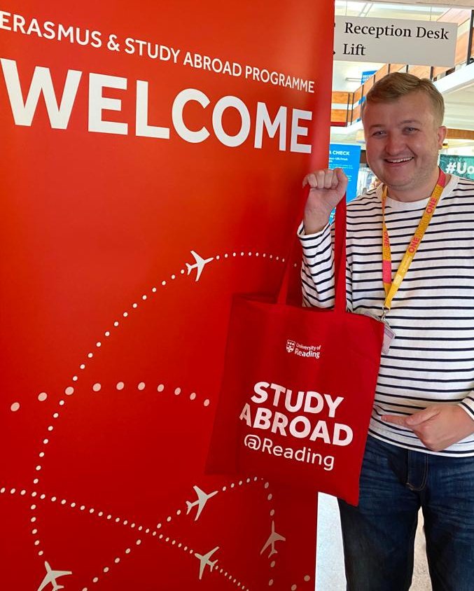 It's the fourth and final day of on-campus enrolment in the Palmer Building, and Chris is modelling the exclusive Study Abroad Programme merch! 

#StudyAbroad #UoRwelcome