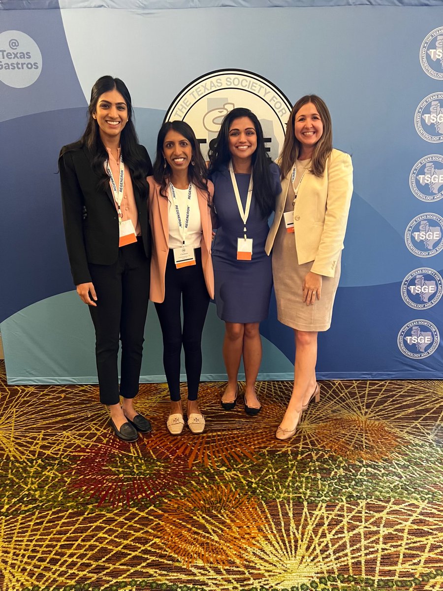UTSWGI's tweet photo. A few of our second year fellows enjoying TSGE! @TexasGastros https://t.co/5FFVnv4R7B