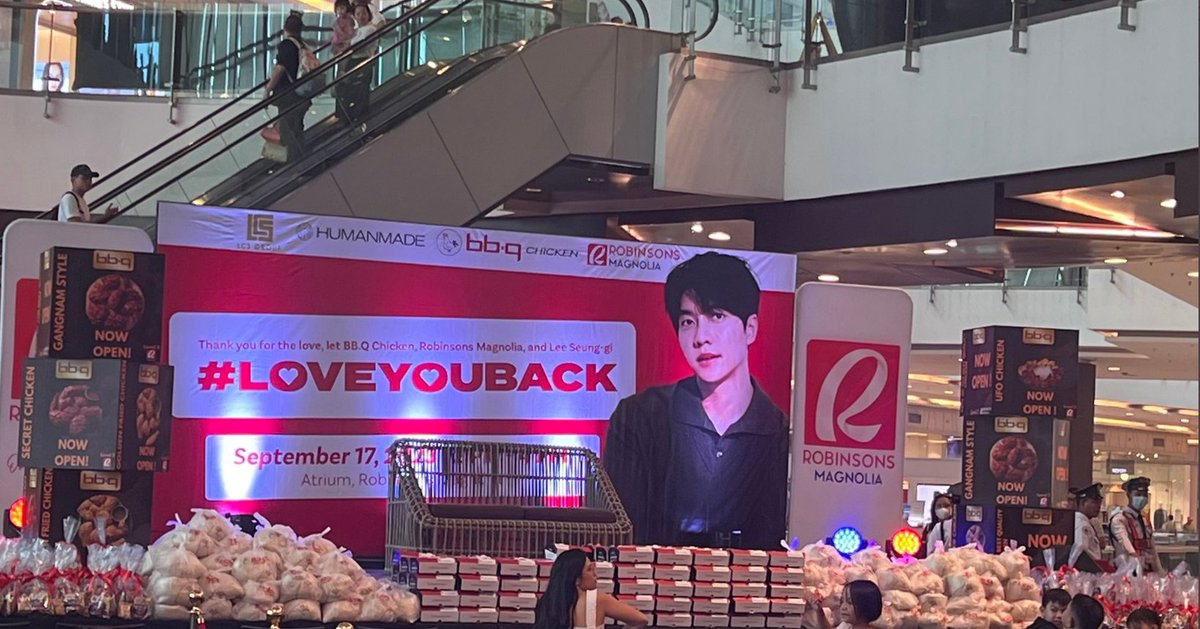 LeeSeunggi will be in an Outreach Program for kids at Robinson's Magnolia at 2-4 pm in cooperation with BBQ Chicken Philippines

#LeeSeungGi 

photo cr <a href="/geetee_lee/">gee_i_tee 💕 Lee Seung Gi</a>