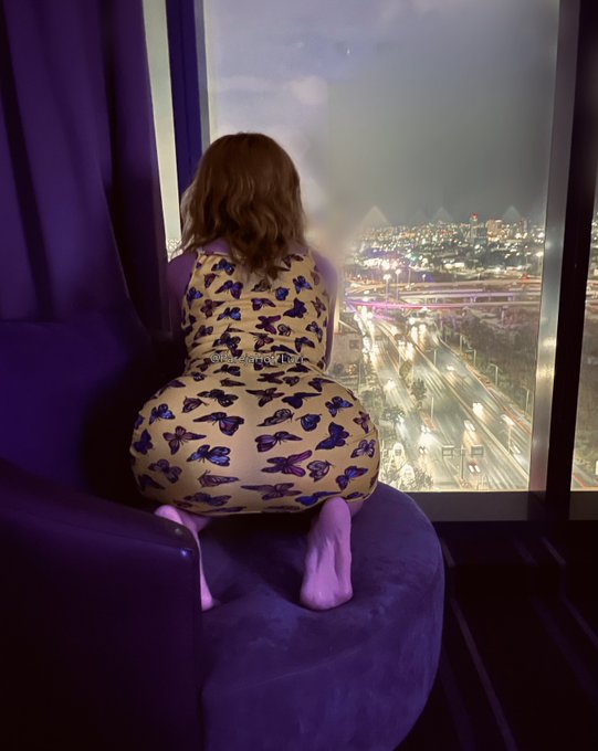 &iquest;Con cu&aacute;l me veo mejor para salir? 😈 &iquest;Amarillo o transparente? https://t.co/D2A7ugFSwJ<a href="/tag/parejahot_luli"class="tags"><span>#parejahot_luli</span></a>