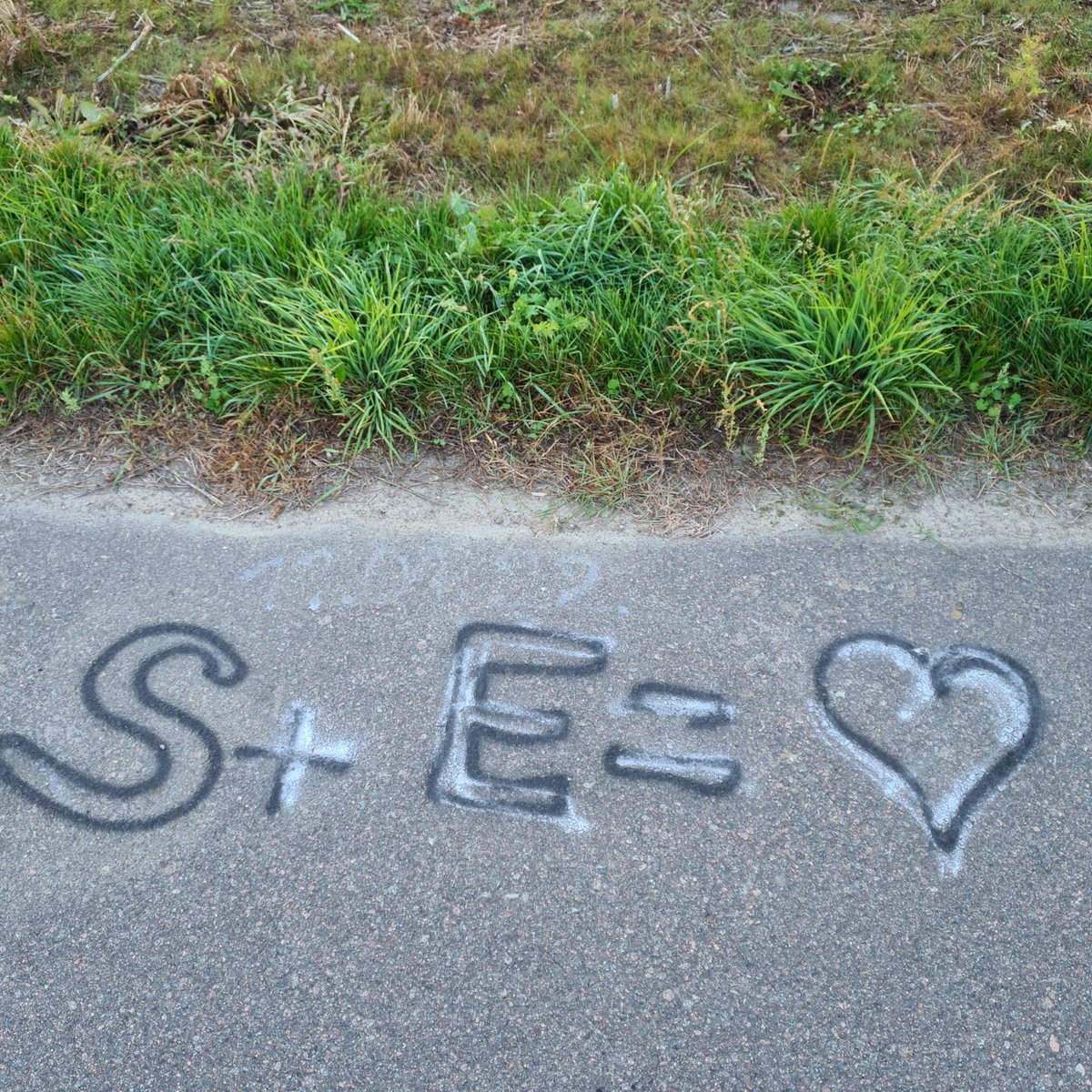 schnelleBeine's tweet photo. Straßenromantik beim #earlybirdrun (#nevernotrunning). https://t.co/O5WLIwZVKS