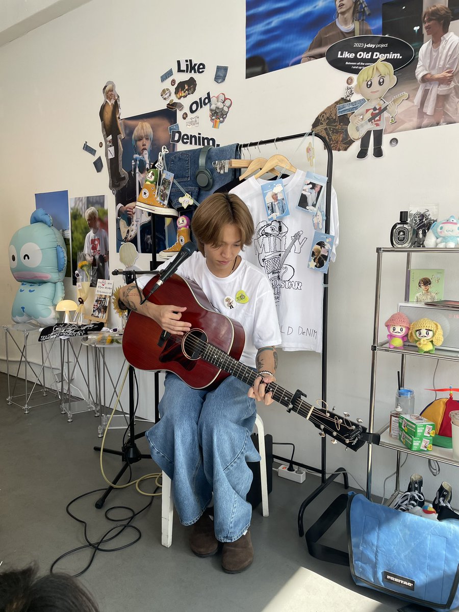 likeolddenim's tweet photo. 🎸☕️🎶🎁 https://t.co/2w8NxOIrOR