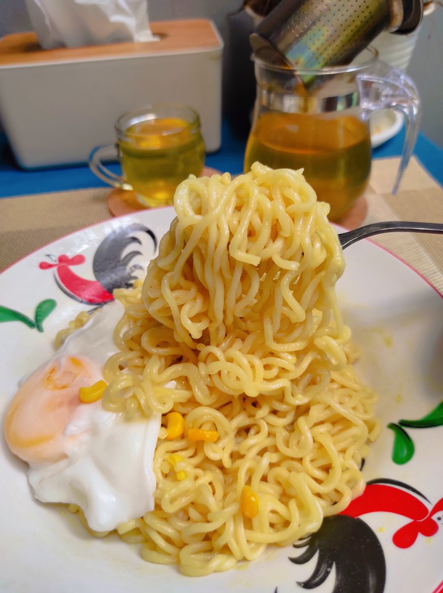 Widino's tweet photo. INI ENAK BGT GAES, KALIAN MUSTI COBA!!! 

Kebayang kan aroma sama rasa Jasuke?? Nah ini mirip bgt, pake jagung asli, rasa jagung keju yg creamy.

Fix, jadi mie goreng terenak versi gw selain mie goreng rasa original. https://t.co/Tn8BIXG1BD