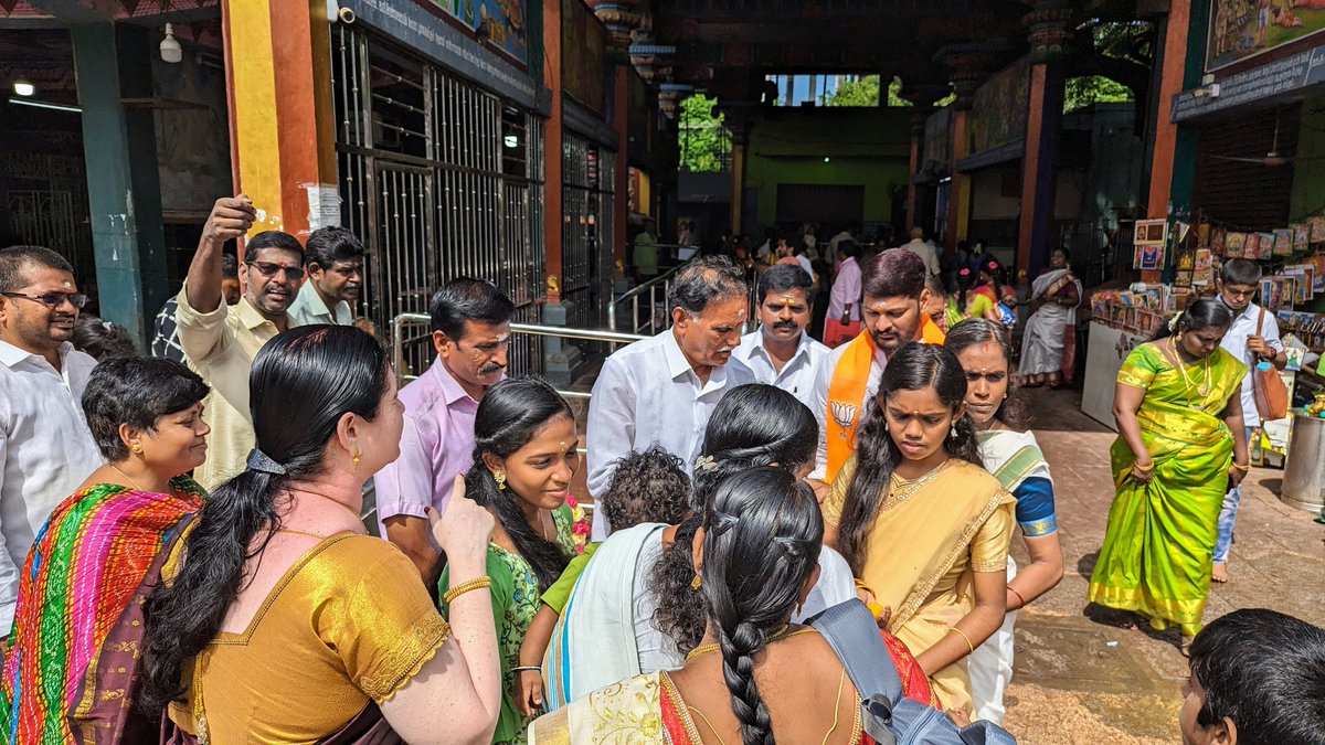 JeevaRBJP's tweet photo. பாரத பிரதமர் திரு @narendramodi  ��வர்களின் பிறந்த நாளை முன்னிட்டு 
திருமுல்லைவாயில் பச்சையம்மன் ஆலயத்தில் அர்ச்சனை மற்றும் சிறப்பு பூஜை செய்து 
 பக்தர்கள் அனைவருக்கும் இனிப்புகள் வழங்கி மகிழ்ந்தோம்🎉
#HappyBdayModiJi 
@rajasimha123 
@annamalai_k 
@BJP4TamilNadu 
@ShivaaBJYM https://t.co/HZnP6PbAye