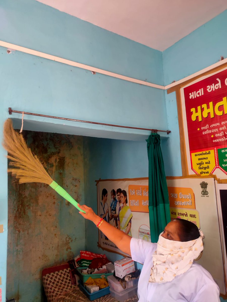 PhcTurkha's tweet image. આજરોજ "આયુષ્માન ભવ" કાર્યક્રમ અંતર્ગત સબ સેન્ટર સફાઈની કામગીરીમાં નાગલપર સબ સેન્ટર ખાતે સફાઈ અભિયાન હાથ ધરવામાં આવેલ.
#MPHW ડી.જે.સોલંકી, #FHW એમ.ડી. ડાભી દ્વારા આ કામગીરી કરવામાં આવેલ.
@DDOBOTAD @Collectorbotad @BotadDsbcc @cdho_botad @eGramBotad @drradhesh83 @VedaniAshish