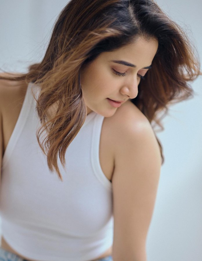 F6NMeCPWIAAtpxJ?format=jpg&name=900x900