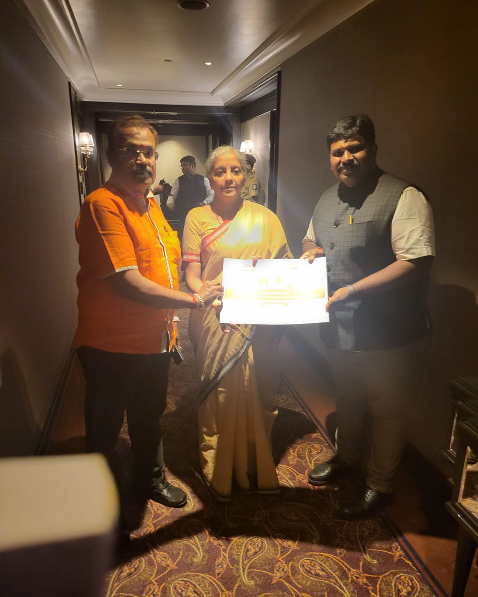 ssundarraman's tweet image. Honored to have the poster launch of #Kalam93Quiz by Union Finance Minister, Smt. @nsitharaman avl! 🇮🇳 Stay tuned for more details. 📚🚀 #TNBJPThinkersCell #QuizProgram #StayTuned 

@tndialogues @TnbjpthinkersCL @annamalai_k @AstroSehlvi  @xquizitchennai