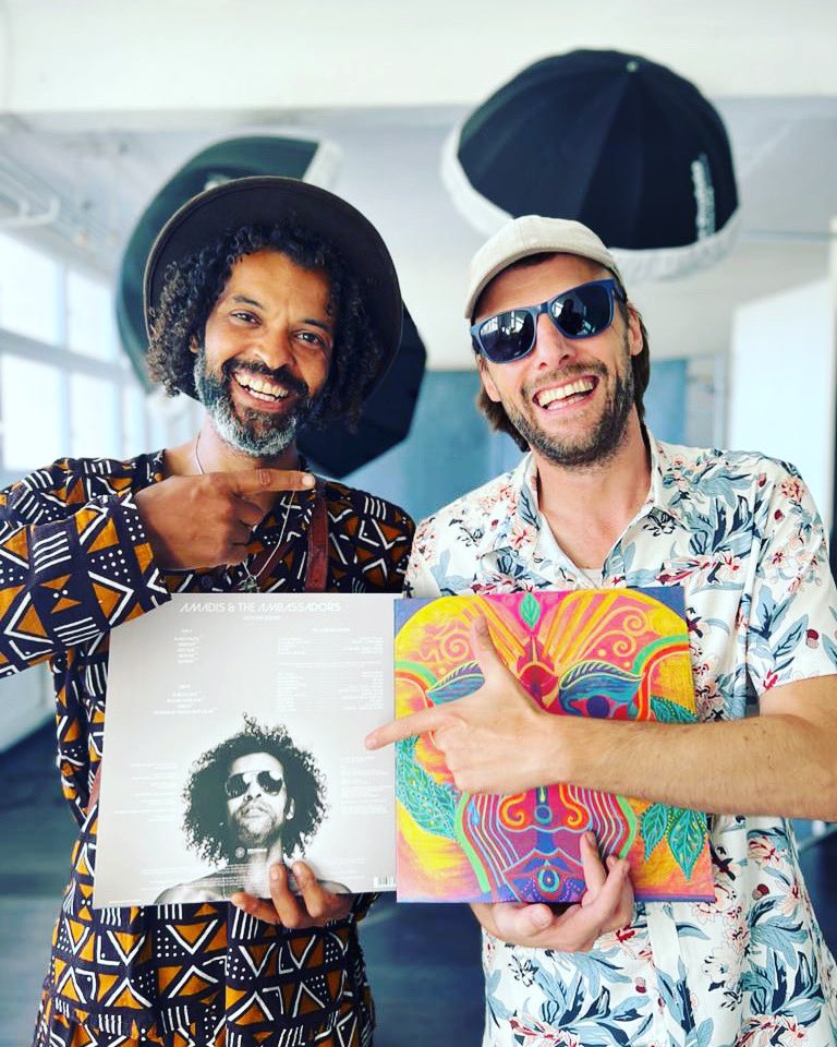 AlexanderKlebe's tweet photo. Ich liebe es einfach, wenn Bilder für die Ewigkeit entstehen. Hier ein Bild mit Amadis, den ich für sein Album fotografiert habe. https://t.co/zRqhaiTAwK https://t.co/G65UsrLw08