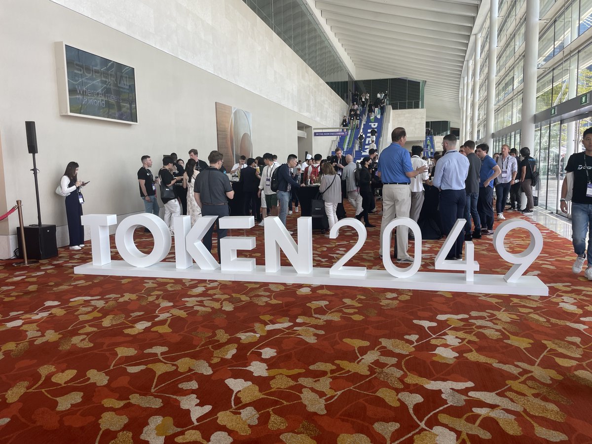 lalitbansal81's tweet photo. It has been a pleasure to meet the @Tangem
 team at @token2049
 @Singapore
 who are the people who developed the SHIBA Wallet &amp; I got One for me too @Shibtoken @Shibariumtech
 @shib @kaaldhairya @RevInfotech @eiysys 
 
#Tangem  #BLOCKCHAIN #web3 #conference #Token2049Singapore https://t.co/VbwaBZsHJG
