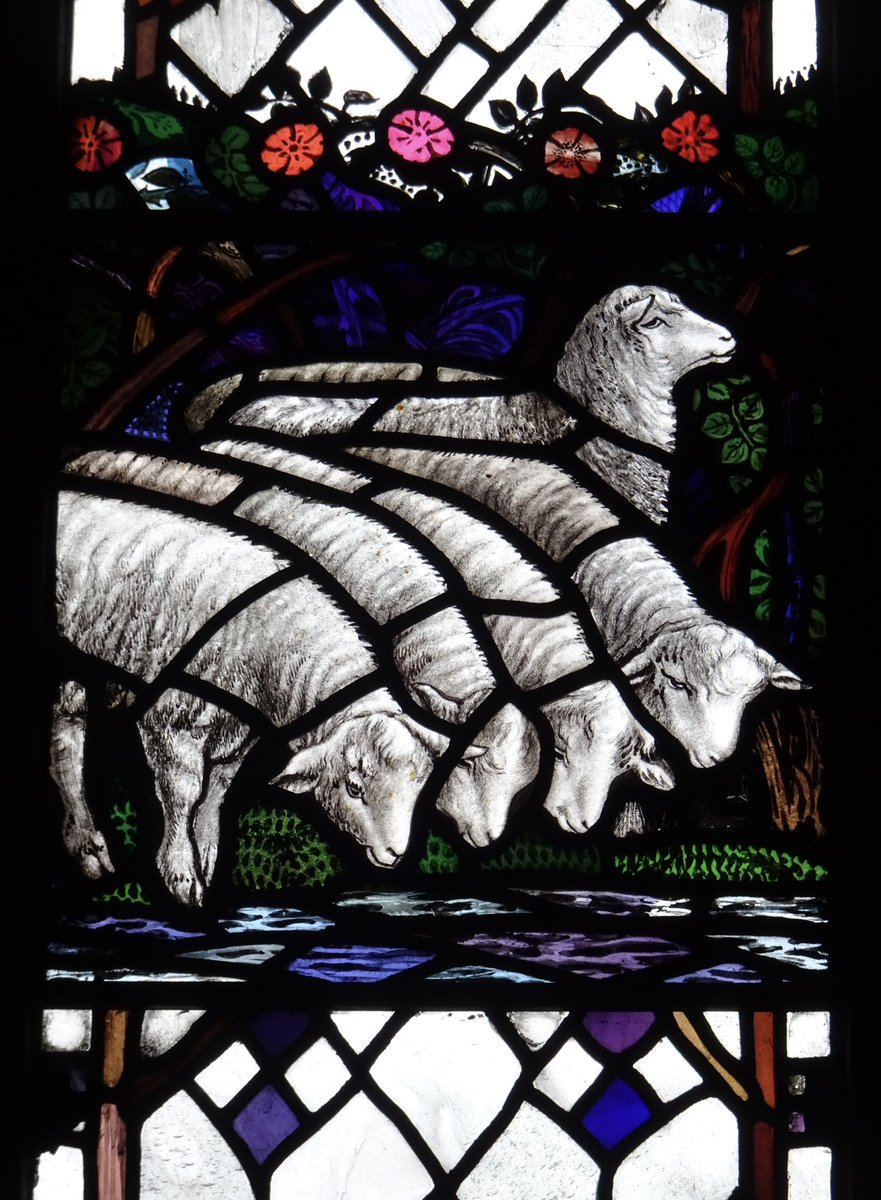 Beautifully rendered details from the #ChristopherWhall Good Shepherd #StainedGlass window at St Alban, Hindhead. Seen during the excellent @BSMGP #SurreyConference tour
#StainedGlassSunday