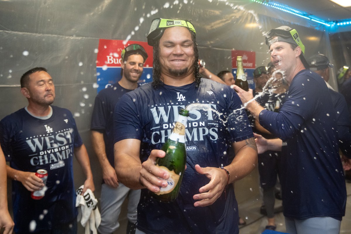 MLB's tweet photo. Ain't no party like an L.A. party. 🎉 https://t.co/gTiL9Ha2L0