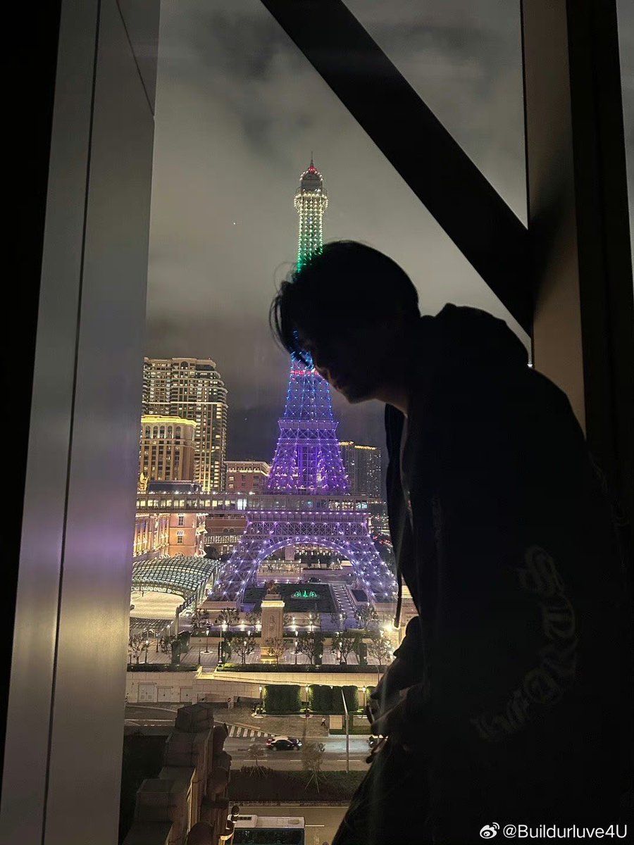 Build_FamilyFC's tweet photo. Weibo update [17092023] 第一次来到中国澳门，很开心。
虽然演出结束了，还是谢谢你们来澳门“遇见”我
期待下次再见 💙 

🔗 https://t.co/f6fF0vsSUy 

#Jinjiancheng1stFMinMacau
#มาเก๊าเหน๋โหวเลทโกวบิวบิว 
#BuildJakapan @JakeB4rever 
#Beyourluve https://t.co/9WanJOglSE