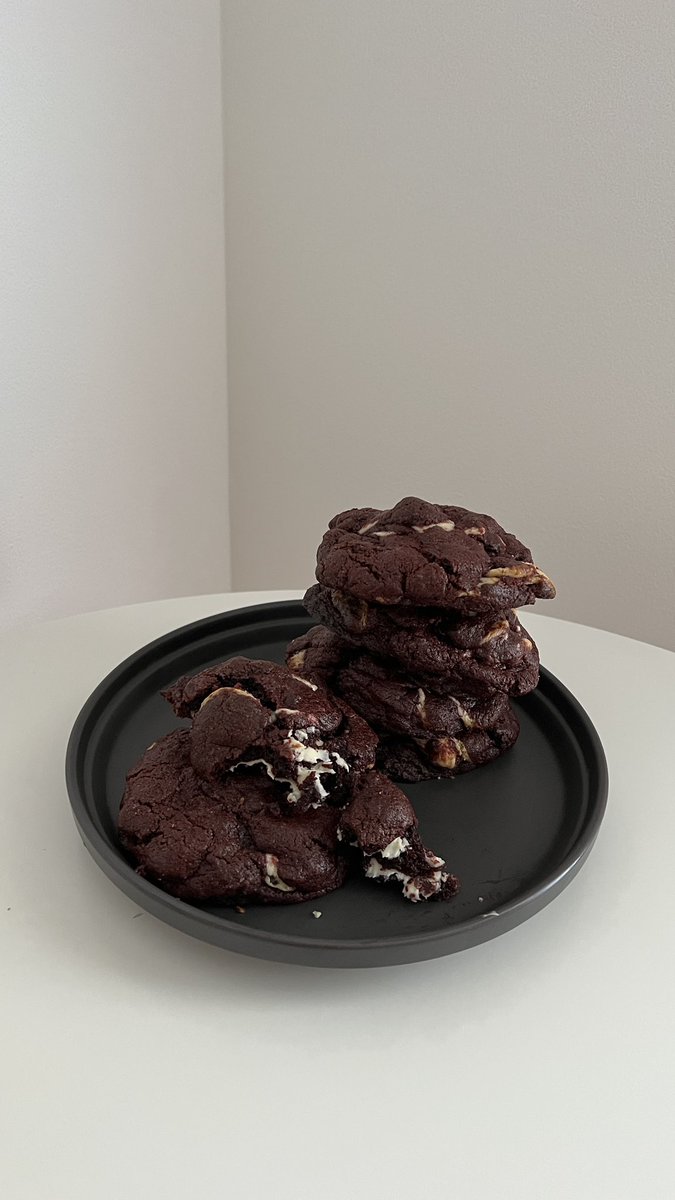 kenickiecher's tweet photo. Red Velvet White Chocolate Cookies 🍪
一生懸命作ったレッドベルベットホワイトチョコクッキー💪🏼💪🏼💪🏼
#RedVelvet #redvelvetcookies #cookies #whitechoco #レッドベルベット #レッドベルベットクッキー #クッキー #ホワイトチョコレート #お菓子作り #homemade #自家製 https://t.co/hmGf6QkHS0
