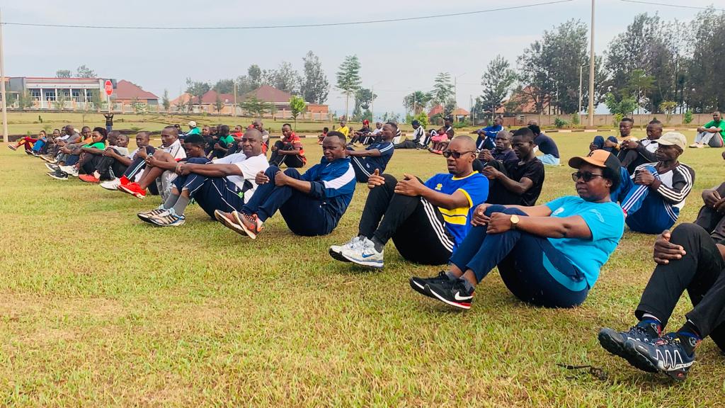 KireheDistrict's tweet photo. Muri iki gitondo,intaganzwa za Kirehe,abafatanyabikorwa,inzego z'umutekano bitabiriye siporo rusange bakaba bari kumwe kandi n'umuyobozi w'Akarere @rangira n'umuyobozi w'Akarere wungirije ushinzwe imibereho myiza @JanviereMukand4 bifatanije na @KiginaUmurenge na @KireheSec https://t.co/WmylaxwSMk