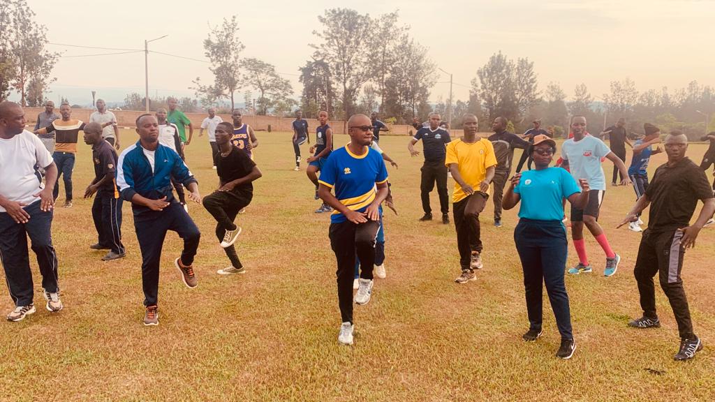 KireheDistrict's tweet photo. Muri iki gitondo,intaganzwa za Kirehe,abafatanyabikorwa,inzego z'umutekano bitabiriye siporo rusange bakaba bari kumwe kandi n'umuyobozi w'Akarere @rangira n'umuyobozi w'Akarere wungirije ushinzwe imibereho myiza @JanviereMukand4 bifatanije na @KiginaUmurenge na @KireheSec https://t.co/WmylaxwSMk