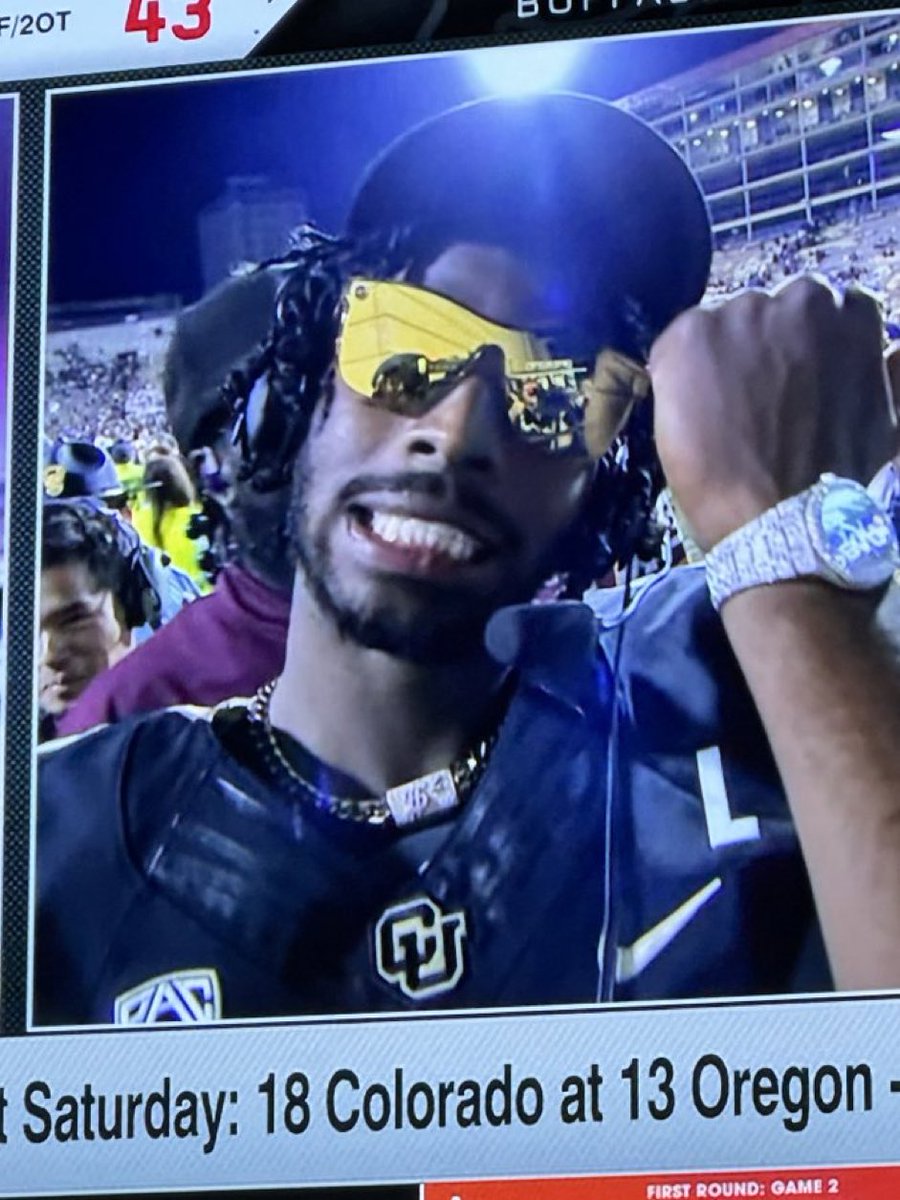 DailyLoud's tweet image. Shedeur Sanders is HIM 🏈

348 yards
4 Touchdowns
Came back from down 28-17 in the fourth quarter🔥