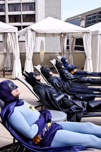 Después del #BatmanDay los tenemos molidos. Domingo de relax. Buenos días #Ochenters