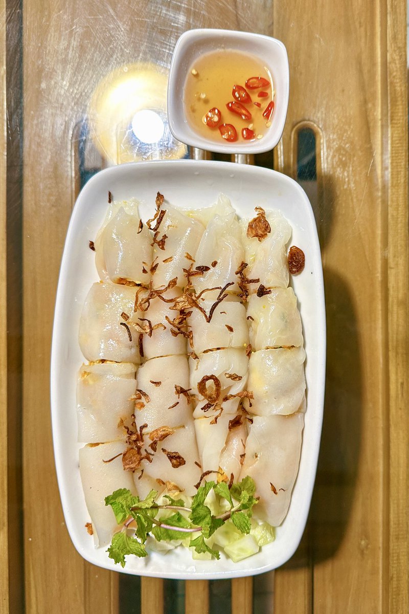Z_Tasreen's tweet photo. Given the current wellness movement, I’m surprised that Vietnamese cuisine has not exploded in a bigger way. Fresh, bursting with nutrition and flavours, and needs minimal cooking, this is exactly what the doctor prescribed.

🥢:  Gỏi cuốn with peanut sauce/Bánh cuốn/Phở bò https://t.co/uUSKyGsX10