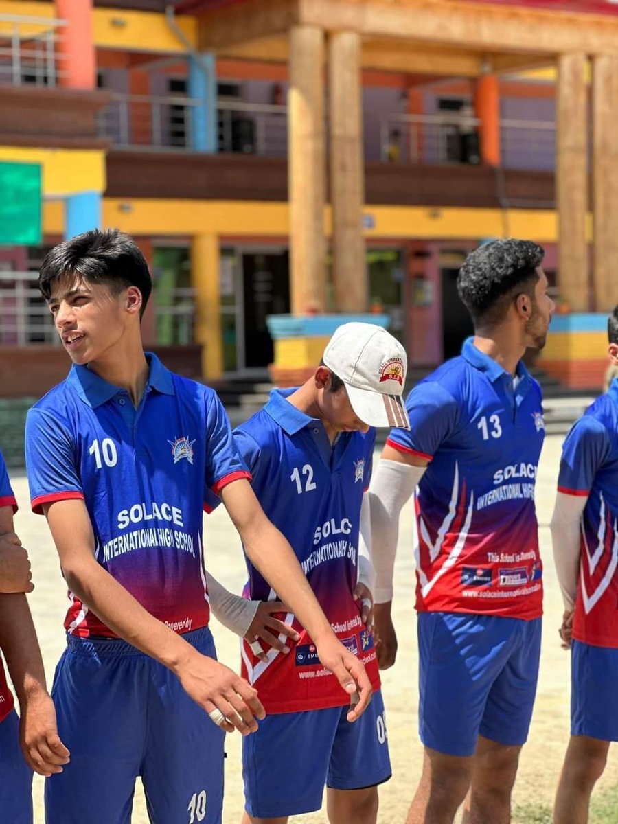 MudasirJourno's tweet image. #PulwamaShines : Solacian Sahil Manzoor made it to Nationals….!!
Sahil Manzoor from Solace International High School Pulwama secured his position on serial number-1 in J&amp;amp;K’s under 14 Volleyball.
@basharatias_dr @dcpulwama 
#SportsmanshipMatters
#LegacyRedefined
#solaceschool
