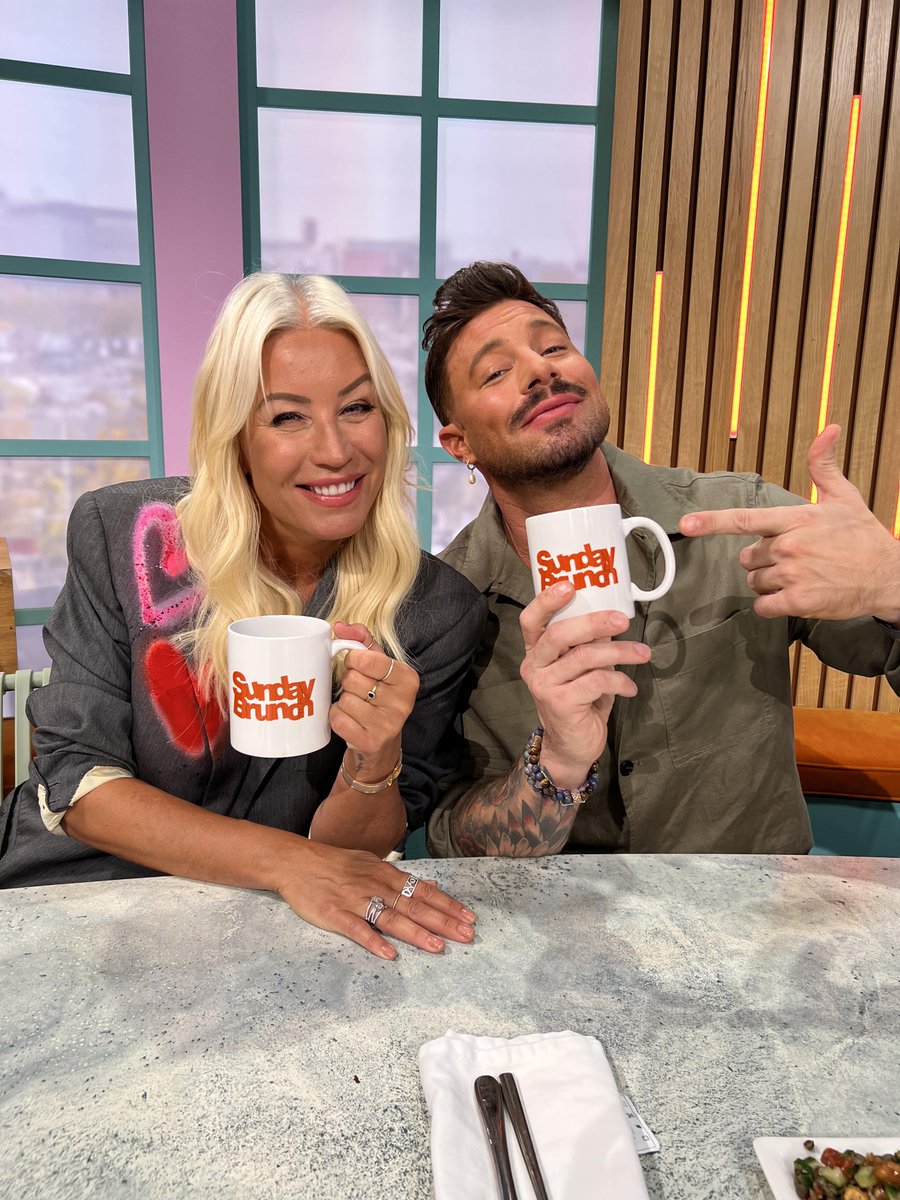 We’re now here with @denise_vanouten and @mrduncanjames to talk about their charity single ‘’That’s What Friends Are For’’ for Macmillan 🎵