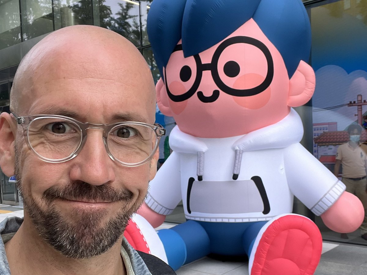 DenisHurley's tweet photo. Fantastic @deekaymotion exhibit @ HiKR Ground in Seoul. When can we see these animations in IMAX? https://t.co/hdQLicy0Y0