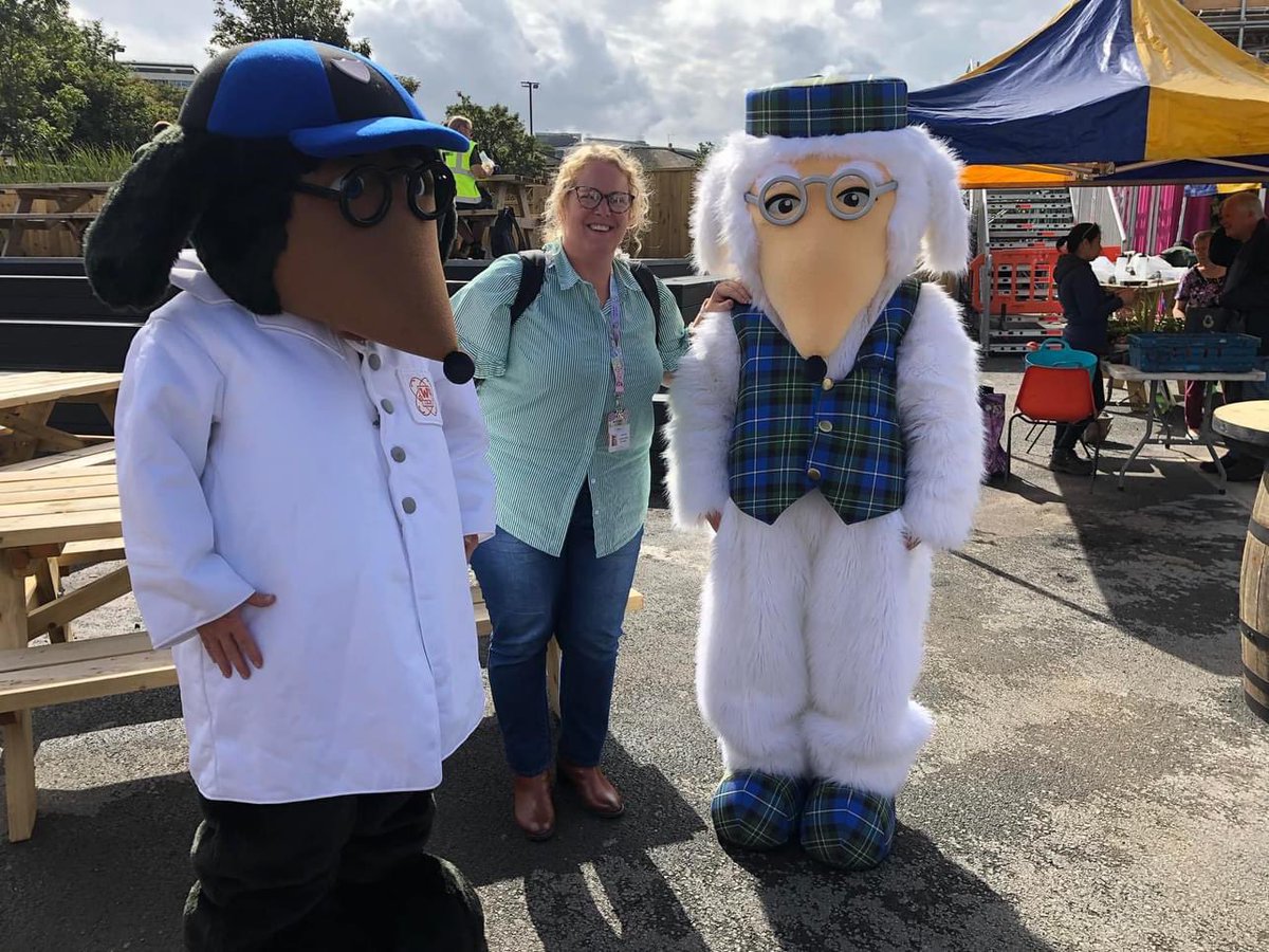 CrosbyWombles's tweet photo. Bootle climate action festival at Salt and Tar. The real Wombles were in attendance (well Jacqui as Great Uncle Bulgaria &amp; Ronnie as Wellington) We spoke to all of the stall holders and Wombled along the canal side. #saltandtar #bootleclimateaction #crosbywombles #womblingfree https://t.co/JASCGtTlbA