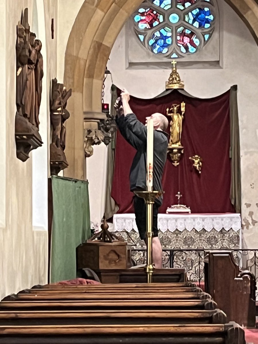 Barb_Drummond's tweet photo. Is this #evolution in action? Has ⁦@culham_mark⁩ #churchcrawler descended from #Spitzweg’s #bookworm ? https://t.co/2C1MNj3Nze