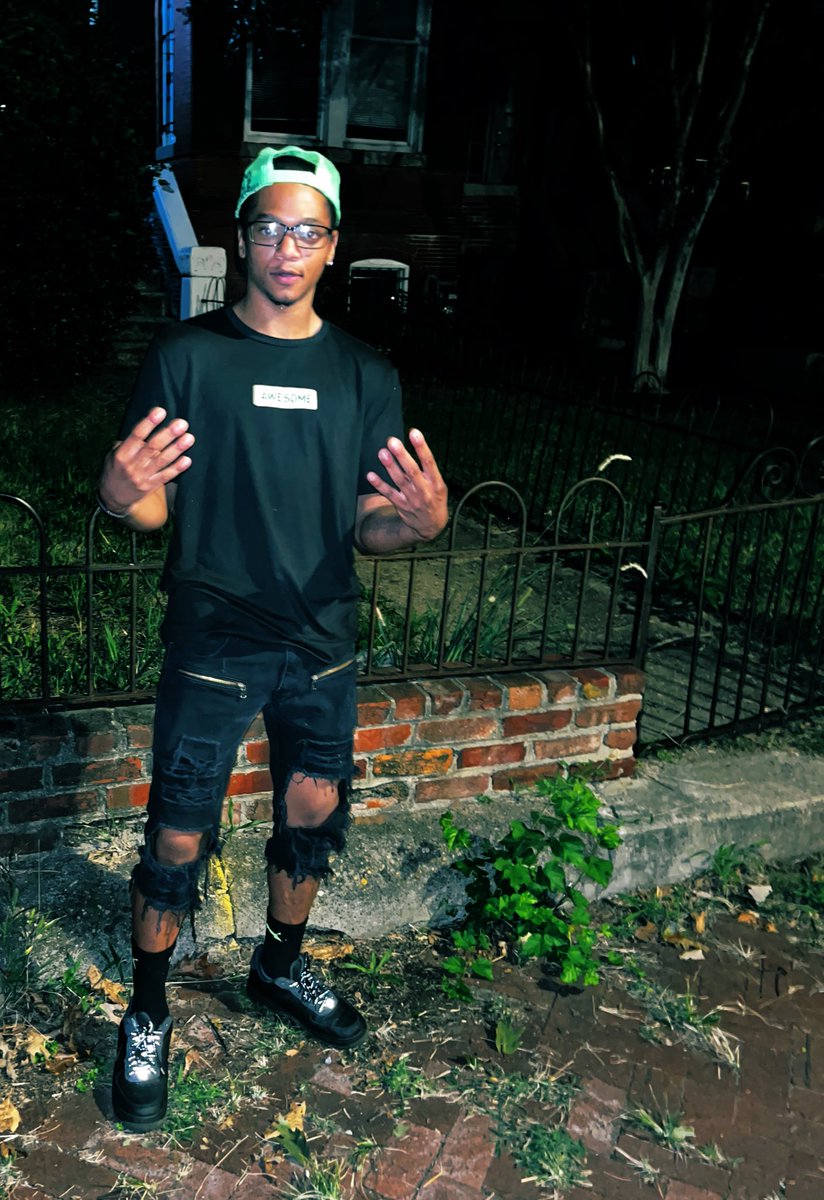 _TheFunnyOnee's tweet photo. 4s🆙✖️Stay True to Yourself &amp; Embrace Change Positively ✖️Thumbs Down To All the MFs That Don’t Like Me…📟🧩 https://t.co/SNQMuWDSZ5