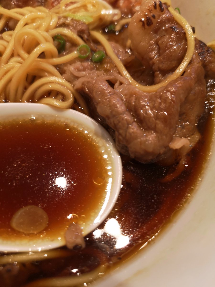 kshouseofficial's tweet photo. Kyoto Menya Inoichi
麺屋 猪一
You can choose white or black soy source based soup.
Quite popular ramen noodle shop in Kyoto.
Aroma and flavor of bonito frakes.
You must try when you come to Kyoto!
#Inoichi
#KyotoRamen
#Ramen
#KsHouse
#KsHouseKyoto
#Noodle
#JapaneseNoodle https://t.co/VXps0EEk2x