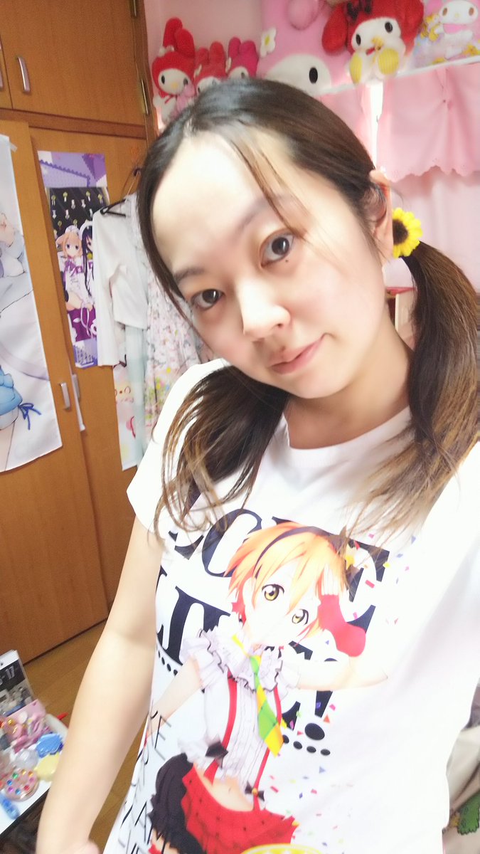 #ラブライブ #ラブライバー #星空凛 #μs #アニメ #ラブライブ好きと繋がりたい #アニメTシャツ #自撮り #自撮り女子 #ヲタク女子  こんな暑い日はお気に入りの星空凛ちゃんTシャツ装備してエネルギー裏から補給(ФωФ)🐾🐾