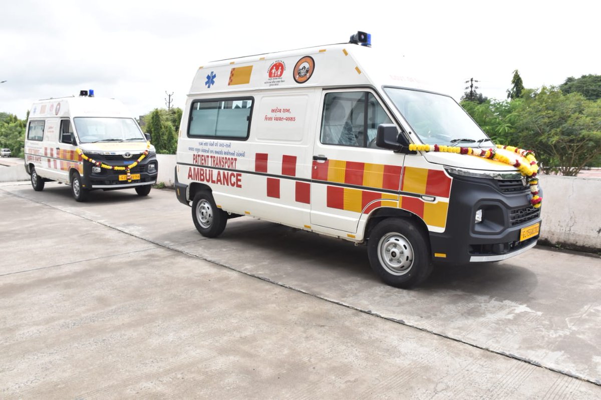 DDO_VALSAD's tweet image. Lokarpan of 11 new PHC Ambulances from various grants of District Panchayat/ Taluka Panchayat/ Planning/ DMF was done today by Hon&apos;ble FM Shri @KanuDesai180 Ji today!