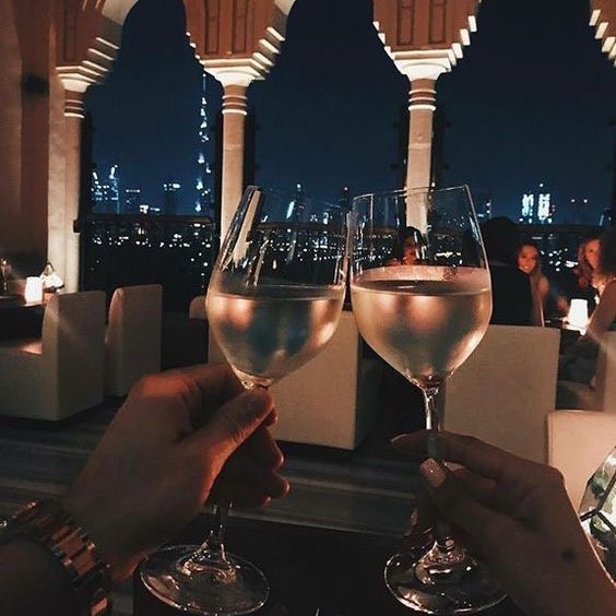notepostpage124's tweet photo. Cheers sa mga laban na iniyakan natin ng todo pero nalampasan natin. 🥂 https://t.co/KlvSwpWOKM