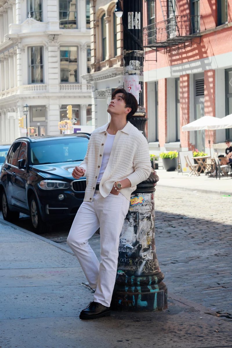 Emp_Emq's tweet photo. พาชมบรรยากาศ COS Autumn Winter 2023 Fashion Week ส่งตรงจากนิวยอร์ก ที่คู่รักดาราดังอย่าง "โบว์ เมลดา" และ "เล็ก ธีรเดช" มาใน Total look สไตล์มินิมอลจาก @cosstores ในคอลเลกชัน Autumn/Winter 2023 ที่ยังคงคอนเซ็ปท์ ความหรูหราที่เรียบง่าย สะกดทุกสายตา
#COSThailand
#COSAW23 https://t.co/8A25sgI47t