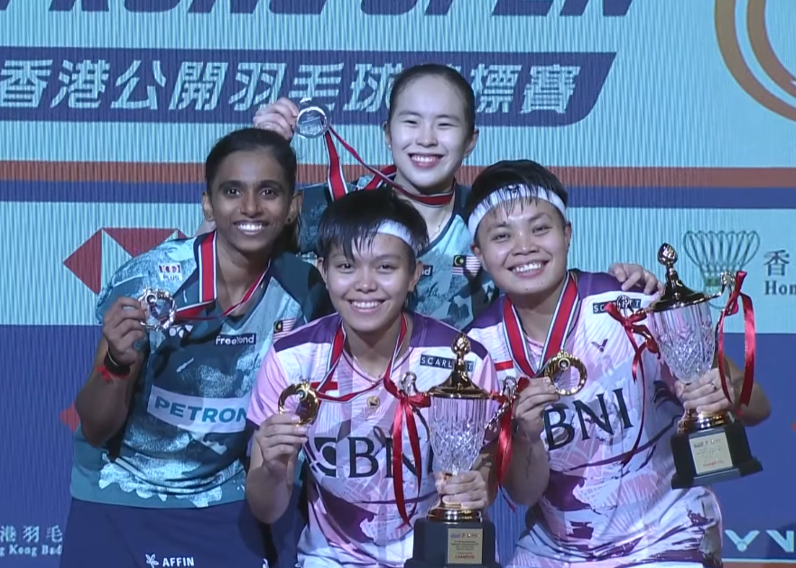 BadmintonTalk's tweet photo. #HongKongOpen2023 - Women's Doubles

🥇Apriyani Rahayu/Siti Fadia Silva Ramadhanti (INA)
🥈Pearly Tan/Thinaah Muralitharan (MAS)

Congratulations to both pairs! https://t.co/MPPYsrp4PM