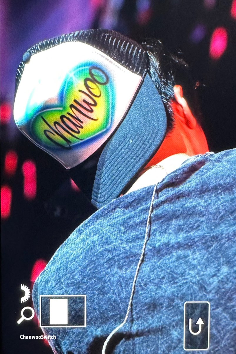 guguberry31's tweet photo. I need chanwoo's selca with the cap!!!!!!😭😭😭😭 https://t.co/gvNd7OcUWU