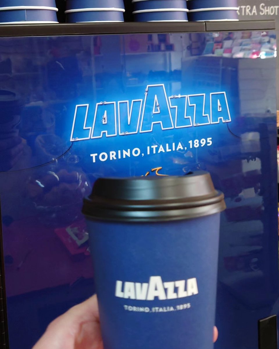 LOMASNEWS's tweet photo. Sunday mornings are for big fat weekend paper and good Coffee.
#SundayMorning #Sundaypapers #weekendpapers #Lavazza #Lavazzacoffee☕ #Unsworth #Newsagent https://t.co/6FaPPMLnkm