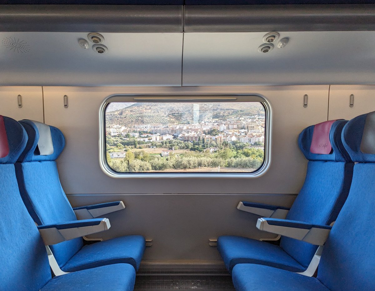 declanmartin75's tweet photo. #TrainWindowViews - passing the town of Loja in the Provincia de Granada. https://t.co/OTaVJN51Qt