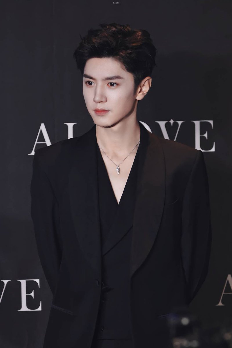 romteera_p's tweet image. รักเค้า🥰😍😘😊🥰😍
#CZY #เฉินเจ๋อหย่วน #陈哲远 #ChenZheyuan
cr.ในภาพ