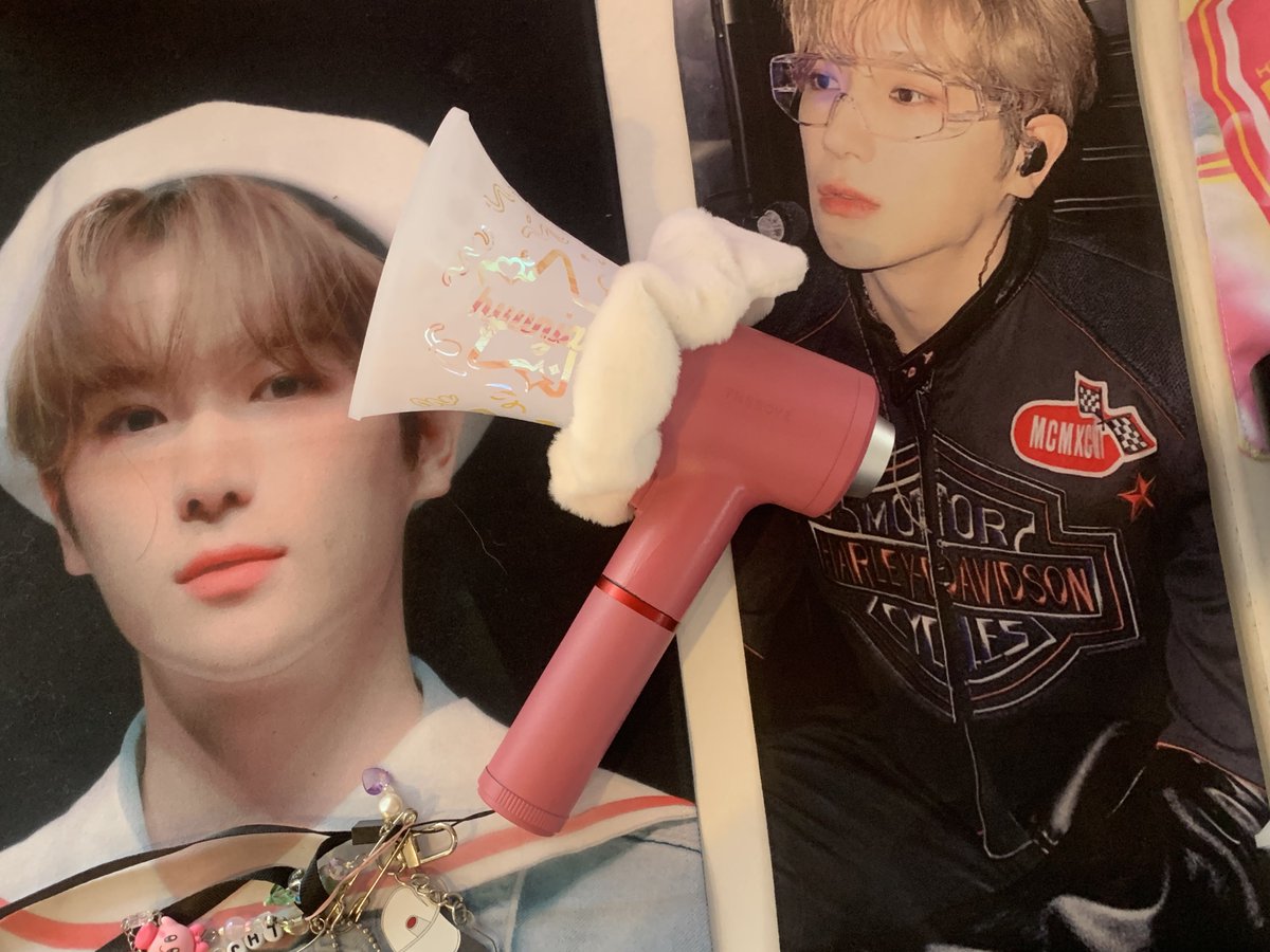 one of us is not like the others #0913TEXTMEBACK #L4bYu3hwY0nj3HbD