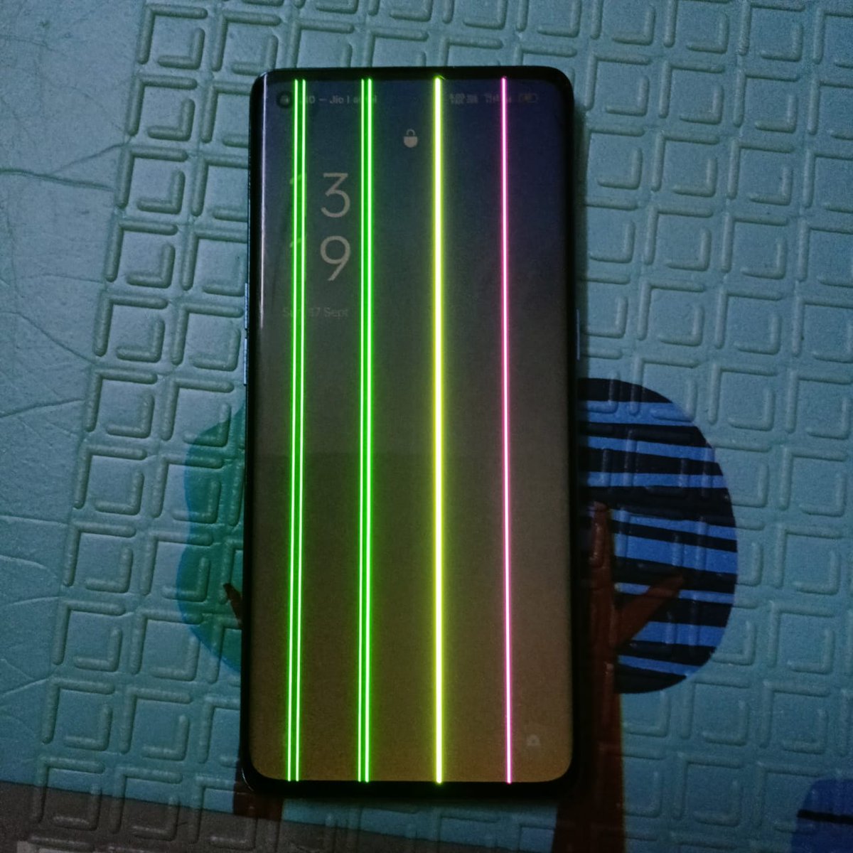 Attention oppo Reno5 pro users on Android 13! After the recent update, a mysterious green line has appeared on my screen, and I'm not alone! Many others are facing the same issue.

@OPPOIndia & @oppo, please look into this and provide a fix ASAP! #OppoReno5pro

#GreenLinelssue'
