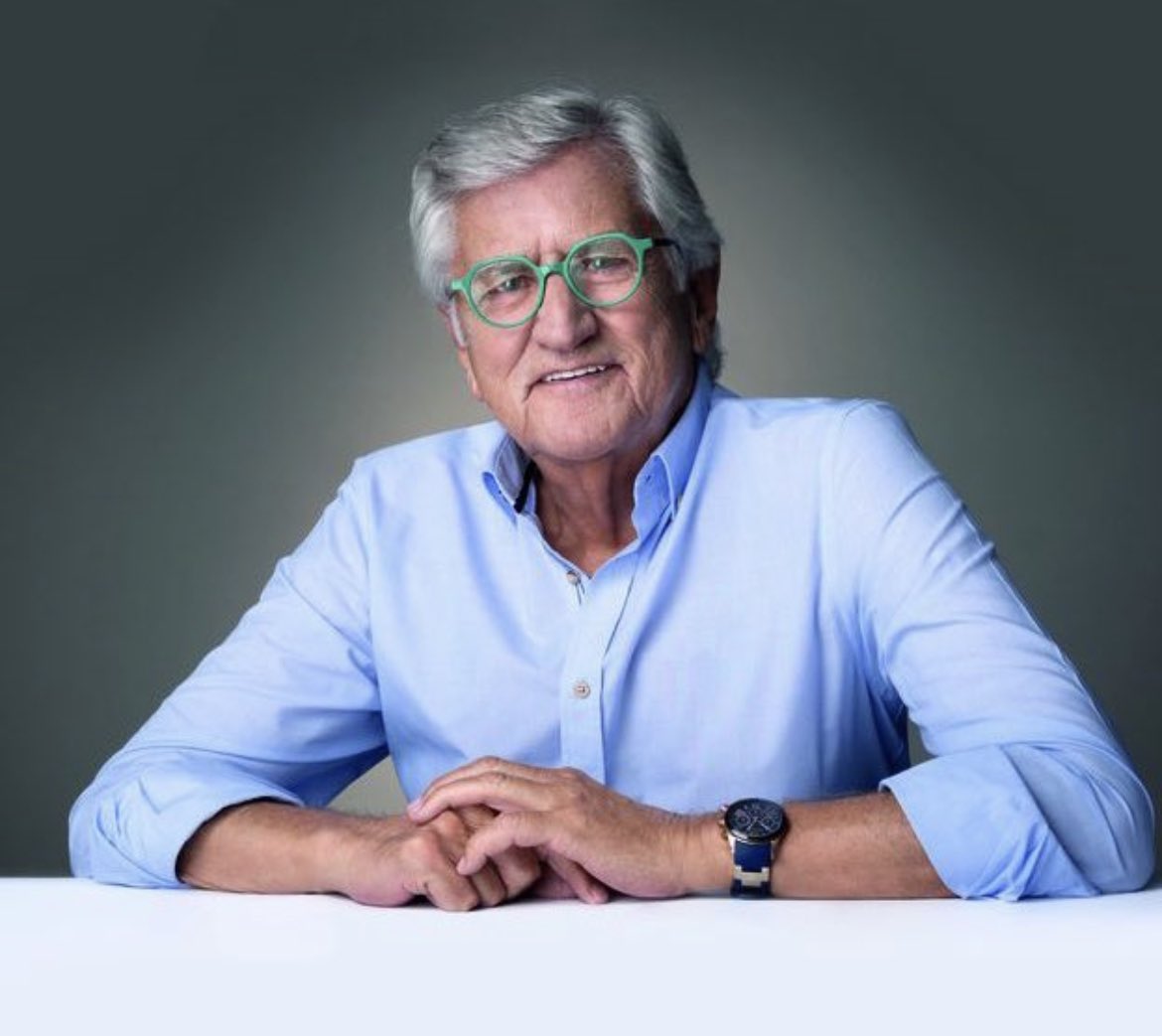 Hoy nos hemos despertado con una triste noticia, ha fallecido Pepe Domingo Castaño. Compañero durante muchos años en la cadena Ser. Un excelente profesional y un amigo entregado a su trabajo. De la Ser paso a la Cope y su trabajo fue siempre perfecto… 
D.E.P. compañero