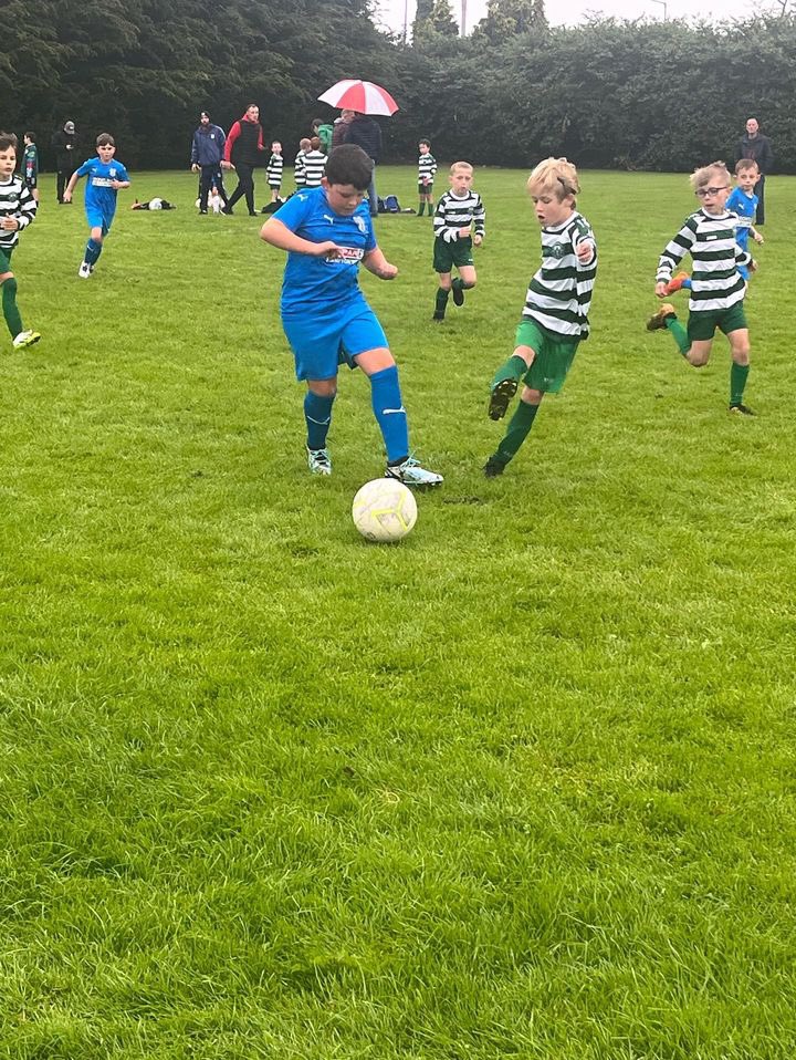 Our U8 Saturday team played their first match ever yesterday in Porterstown Park. Big well done to the coaches, parents and most of all the players 🟢⚪️⚽️