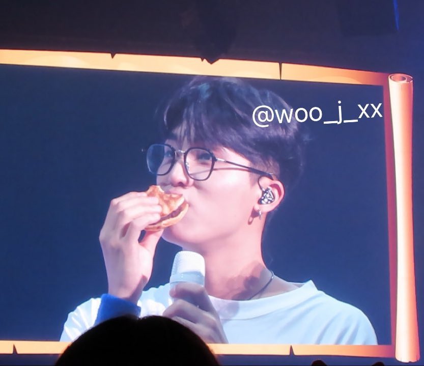 js_dhmm's tweet photo. still the same 🥯🥪🫳🏼 https://t.co/jxJluscJMZ