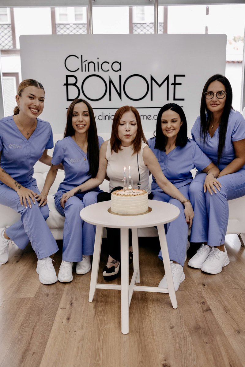 Hoy celebramos un hito muy especial: ¡Nuestro décimo aniversario! Nuestro agradecimiento a cada uno nuestros  pacientes y a nuestro equipo, médicos, enfermeros, personal administrativo y de apoyo. ¡Gracias a todos!

Con gratitud y cariño, 
Dra. E. Garcia Bonome
#drabonome
