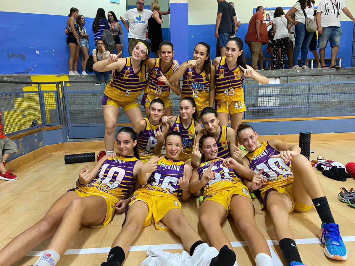 uemataro's tweet photo. 🔥 L’INFANTIL A⛹🏻‍♀️ GUANYA EN EL 1r PARTIT A #PreferentA!

✅ Penya 59 - 71 Infantil A @HomsRentals 

🤟🏻 Recital anotador en els 3 primers períodes per començar la lliga amb un triomf!
🙌🏼 Molt bon matx de les noies d’en @tonysf89!

#somgrocs💛💜 https://t.co/rVahpjvTRp