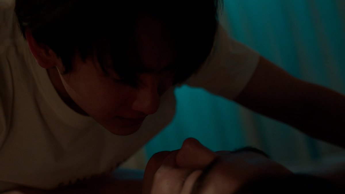 fforcejs's tweet image. เราจะมาเล่าความฮาของซีนนี้ให้ฟัง คือ มิวมันต้องไซร์บนตัวท็อปใช่ปะ ฟีลว่าแบบฉันเป็นคนคุมเกมนี้ แต่ความพีคคือ ไม่ได้บอกบุ๊คก่อนว่านิบ้าจี้ ตอนที่มันไซร์ตัวเราก็ยิ่งดิ้นแบบสะบัดเลย บุ๊คมันก็คิดว่าเราไปสู้แรงมันฟีลอยากเป็นคนคุมเกมแทน แต่ป่าวเลย บ้าจี้ล้วนๆ 😂 #OnlyFriendsSeriesEP6