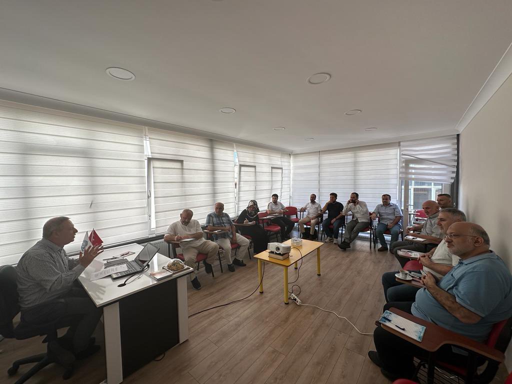 KudusveAksa's tweet photo. Derneğimizin yıllık değerlendirme, istişare ve  planlama toplantısını Yalova’da gerçekleştirdik. Genel başkanımız  Adem Yenihayat’ın sunumları ile başlayıp yönetim ve temsilciliklerin sunumları ile tamamlandı.  Hayırlara vesile olsun… @BurakDernegi @burakdernegisparta https://t.co/ajHPNGBwJ1